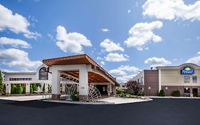 Days Inn & Suites By Wyndham Rochester Hills Mi